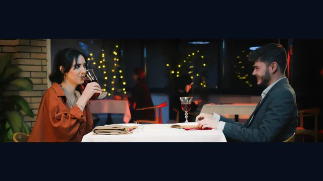 First Date : Late To Date