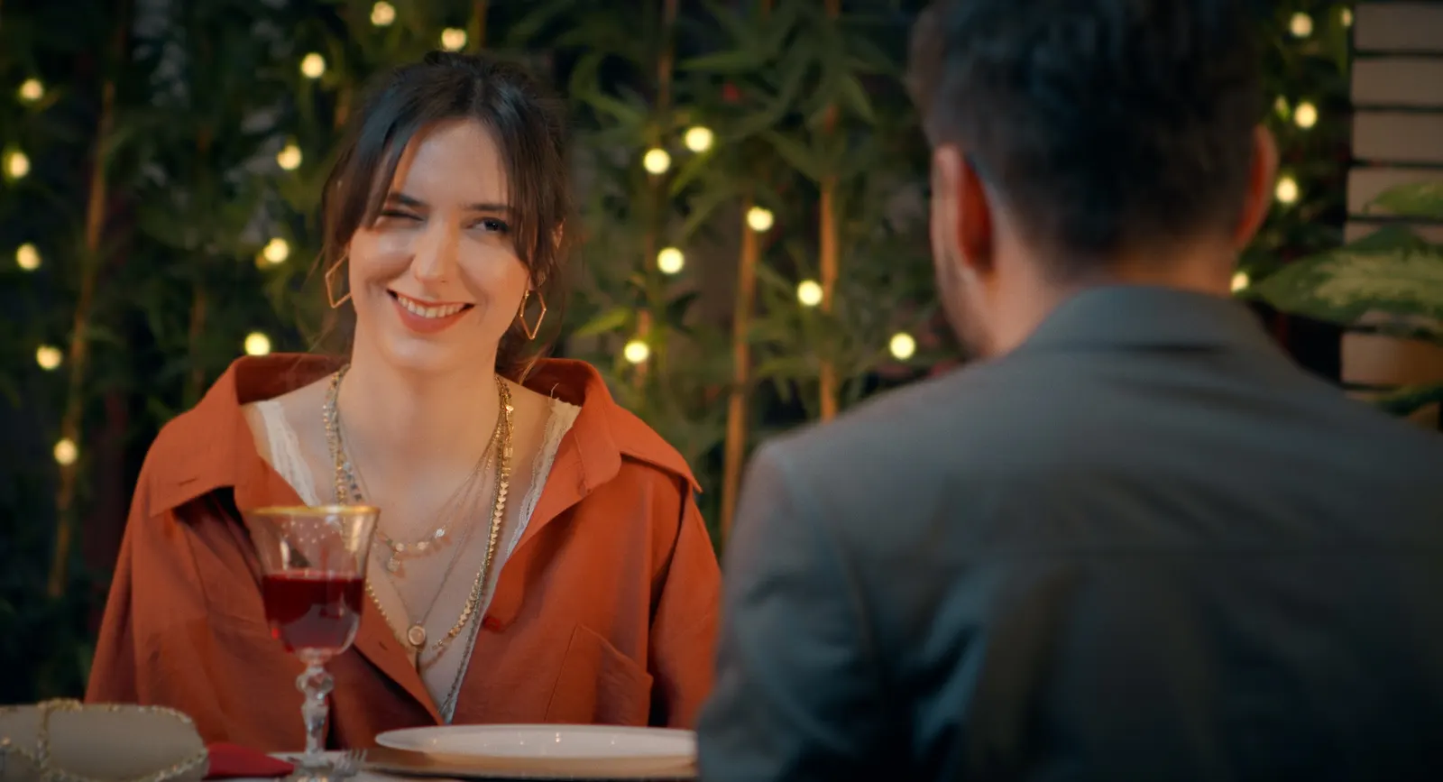 First Date : Late To Date media 2