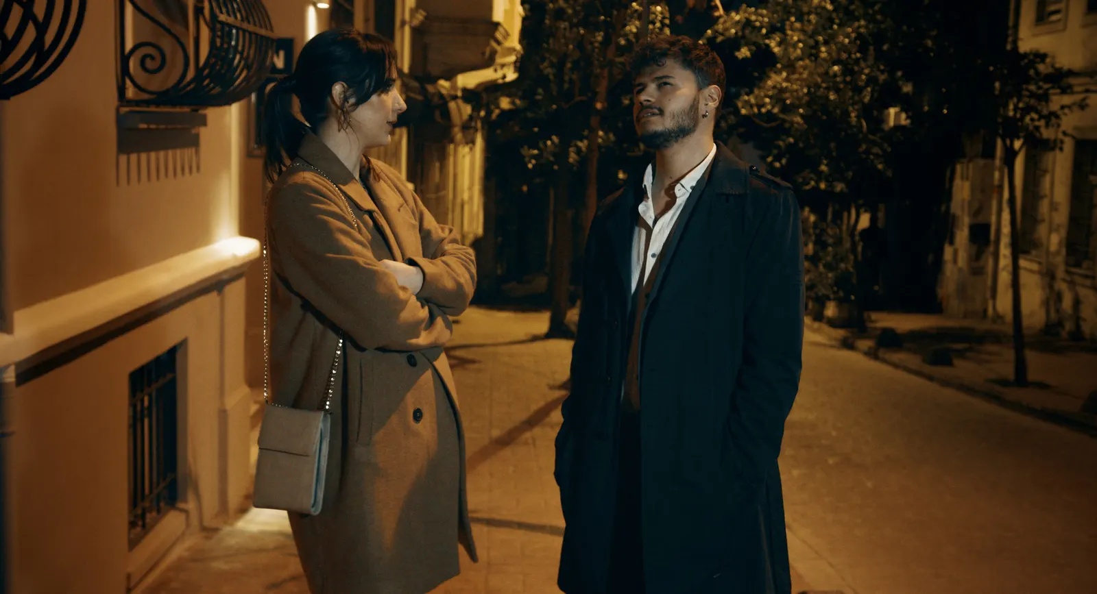 First Date : Late To Date media 8