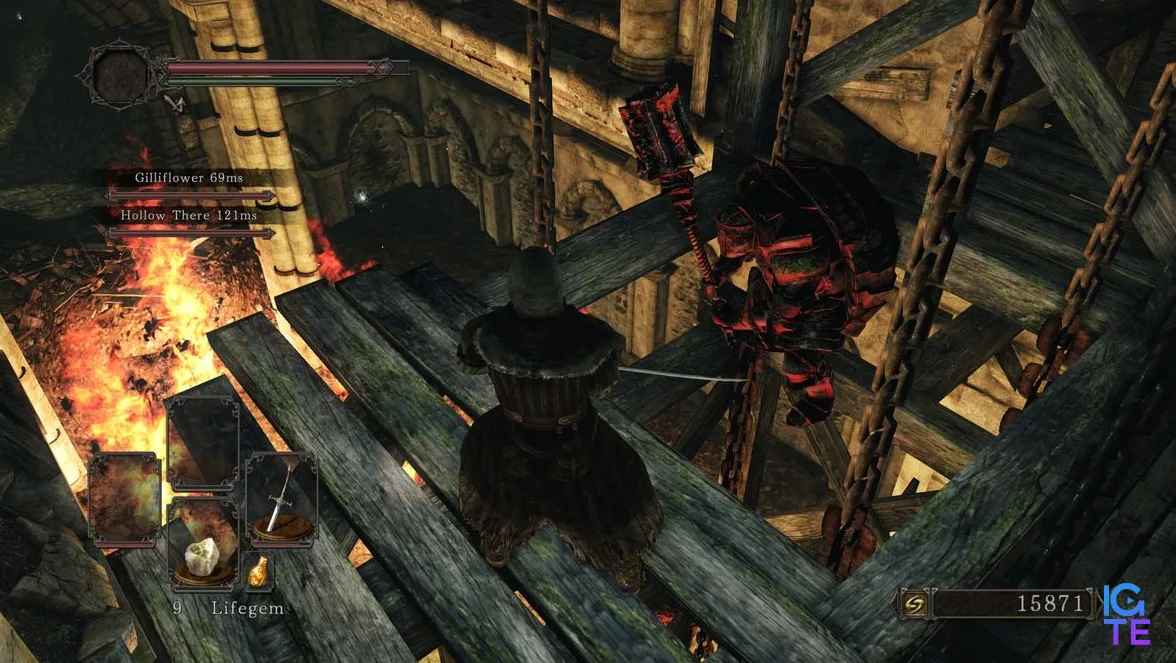 DS2 seamless co-op swordsman standing by floating red turtle enemy